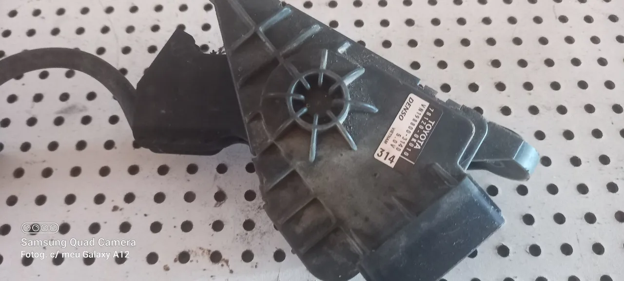 Pedal acelerador hilux