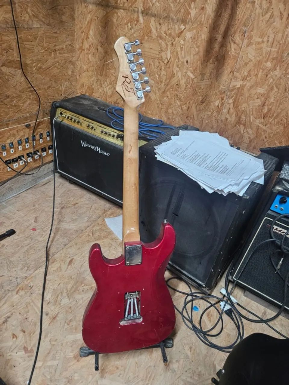 Guitarra montada (Aria Pro) - Foto 5