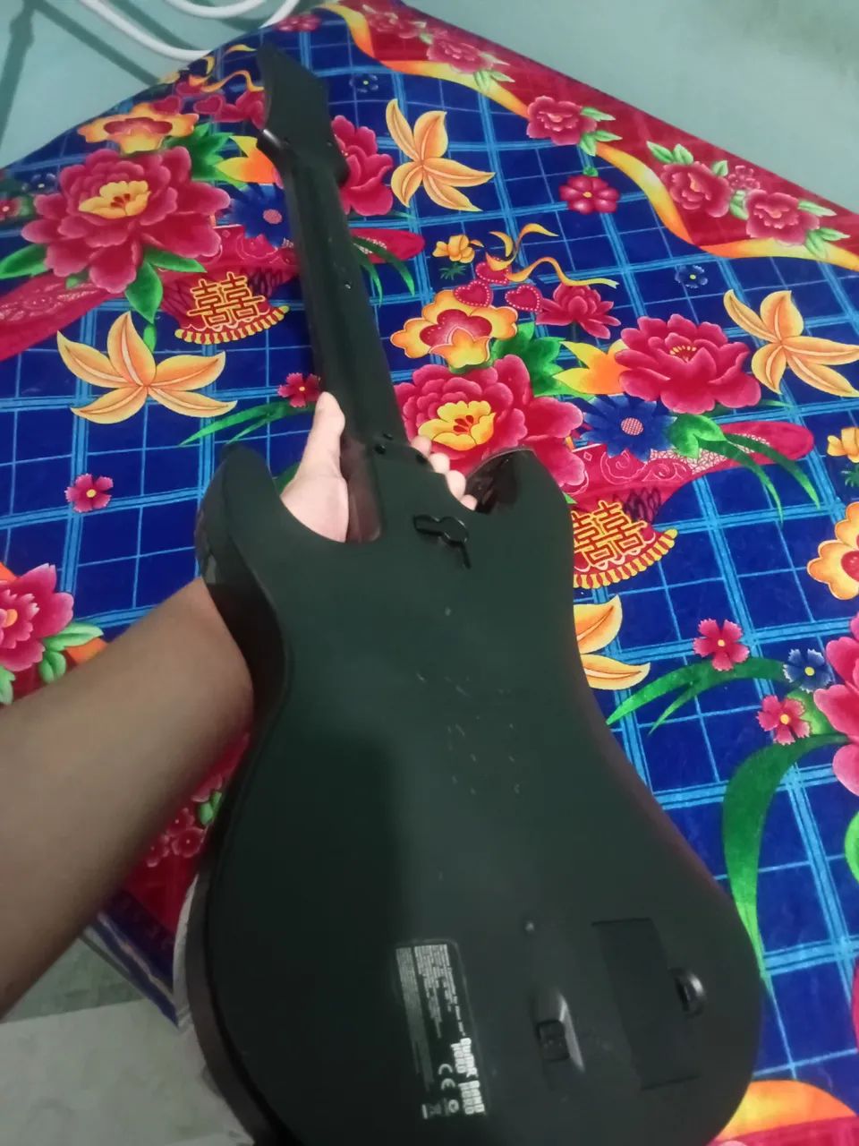 [Defeito-Leia a descrição]Guitarra Xbox 360 Guitar Hero Band Hero usada - Foto 4