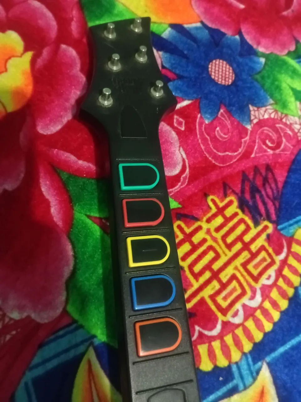 [Defeito-Leia a descrição]Guitarra Xbox 360 Guitar Hero Band Hero usada - Foto 2