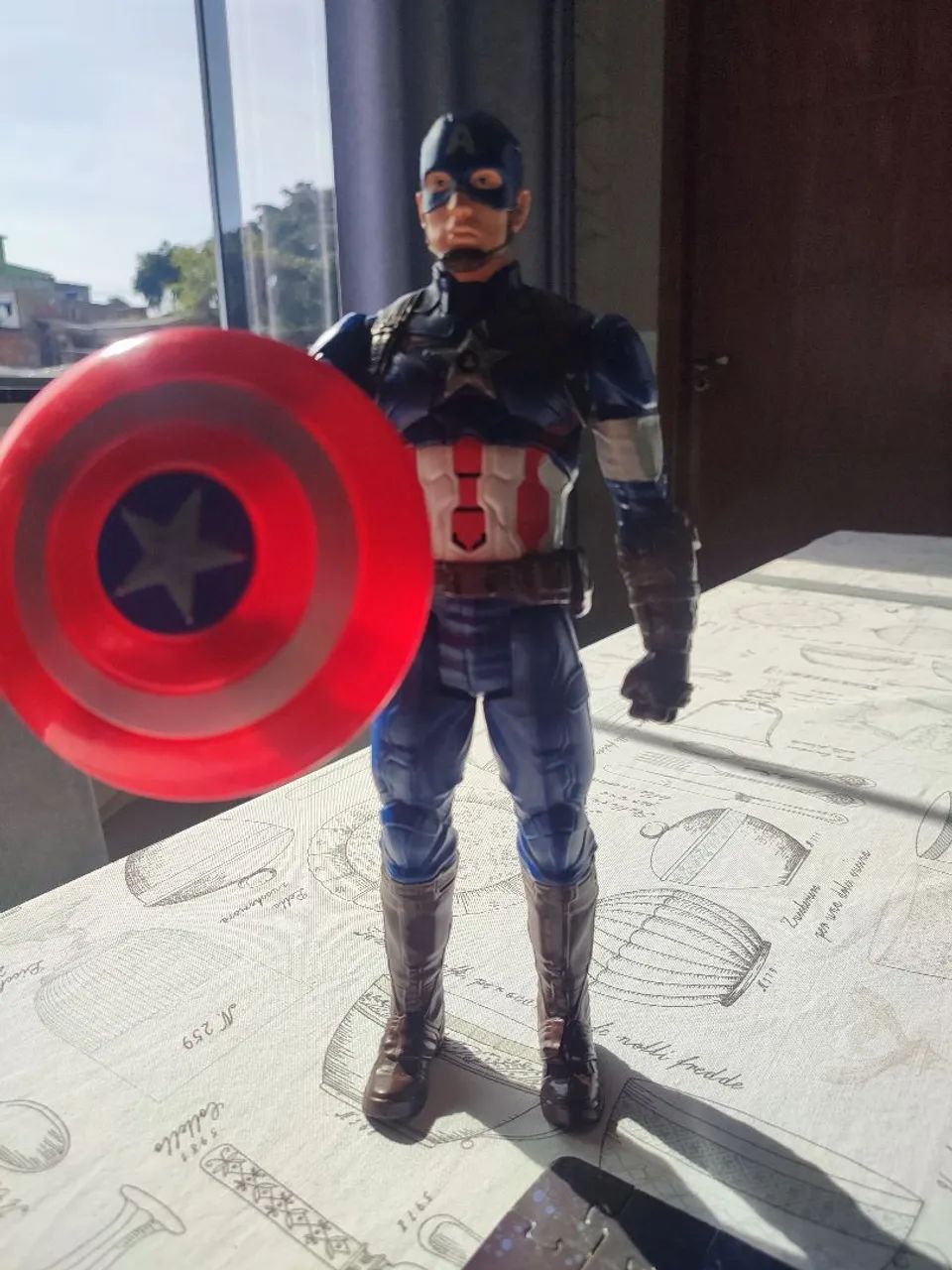 Quebra-cabeça Capitão América e Boneco Colecionável - Foto 5
