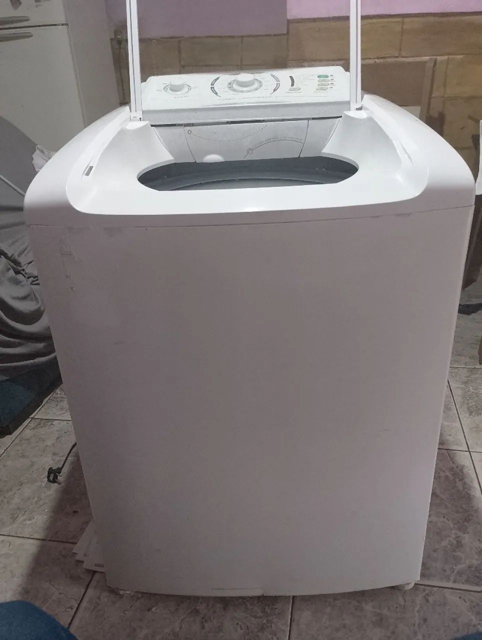 Máquina de lavar em boas condições 