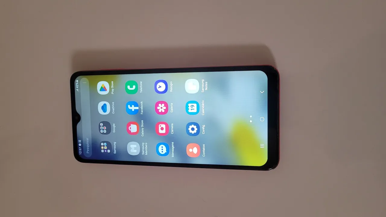 Vendo um Samsung A12/64 de memória.
