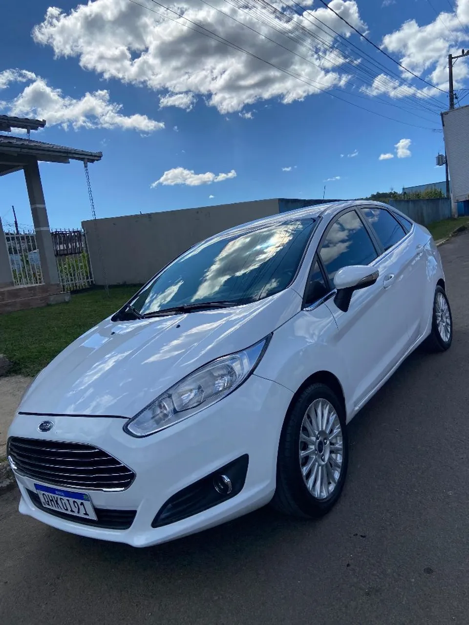 New fiesta sedan Titanium