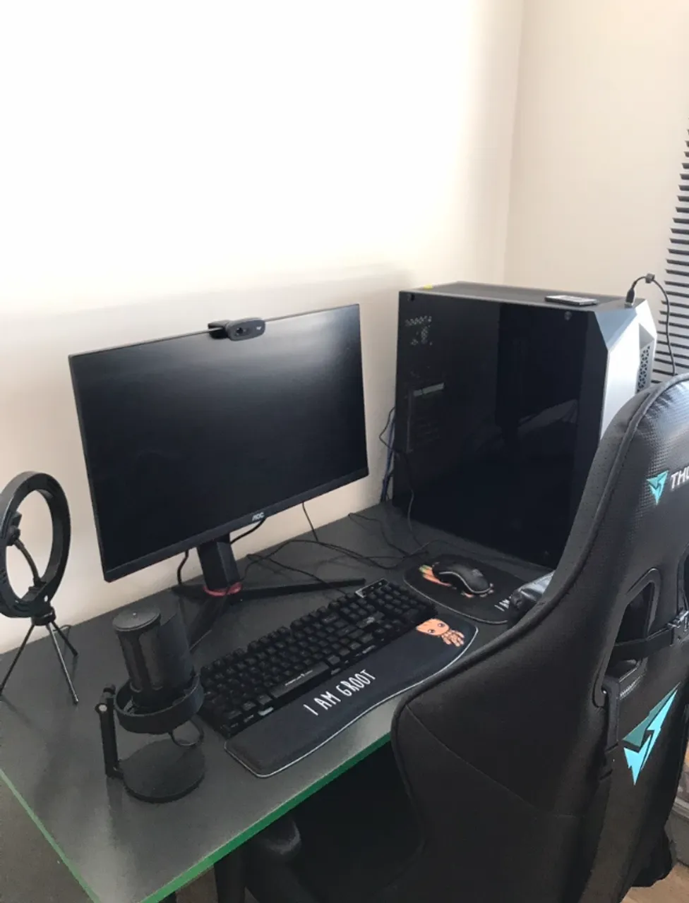 Monitor AOC Hero