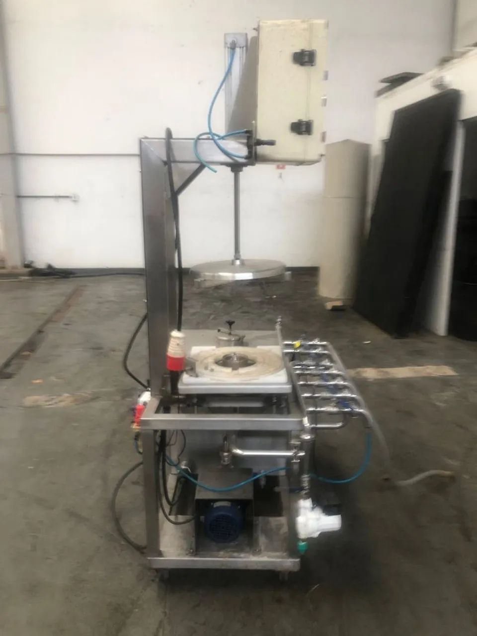 Lavadora de barris AGM<br>INCLUSO PRESSURIZADOR DE ÁGUA E FILTRO MICROBIOLÓGICO <br>11.000,00 - Foto 2