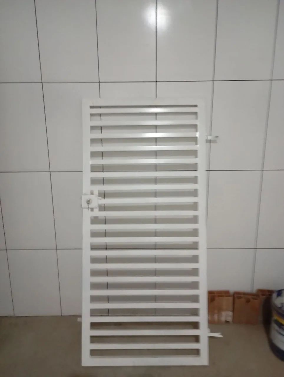 White Carbon Steel Gate64640376102018120