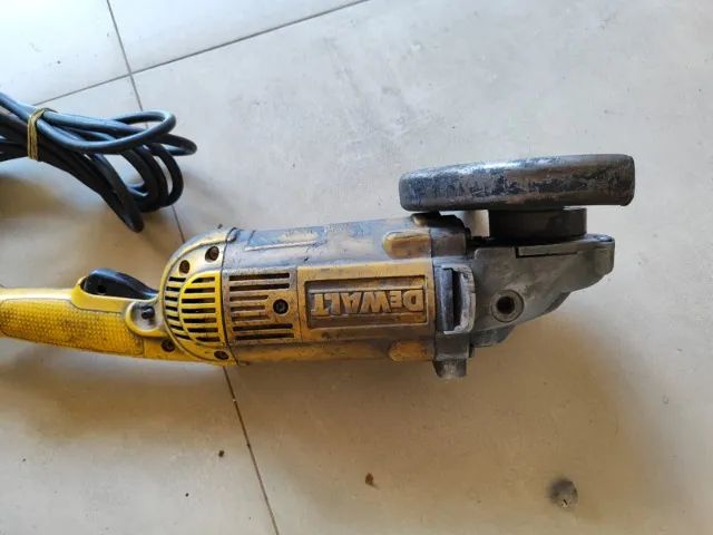 Esmerilhadeira Angular de 7 Pol. 220V DEWALT64166908515075122