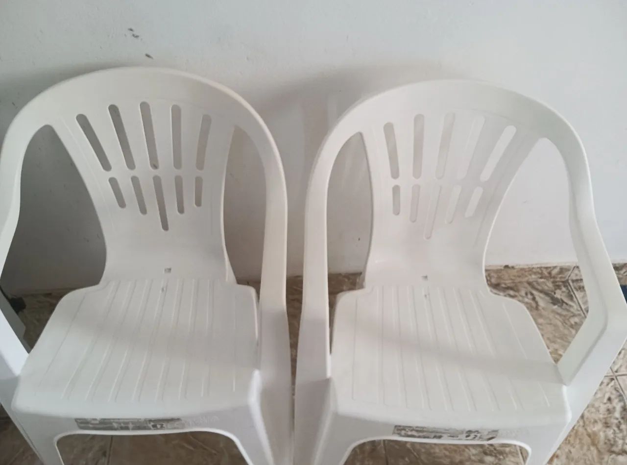 Cadeiras plástica 