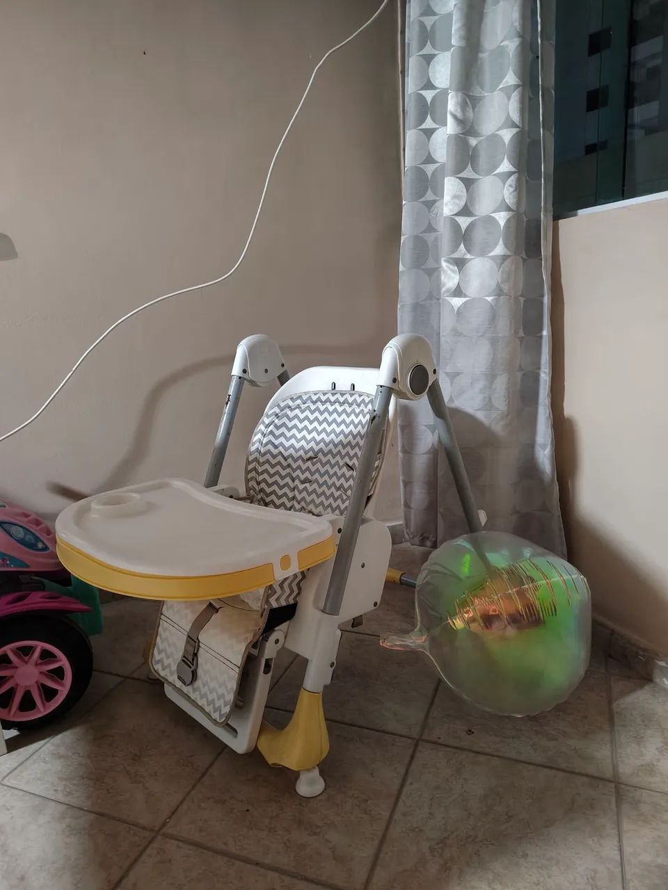 Cadeira alimentação infantil com ajuste de altura