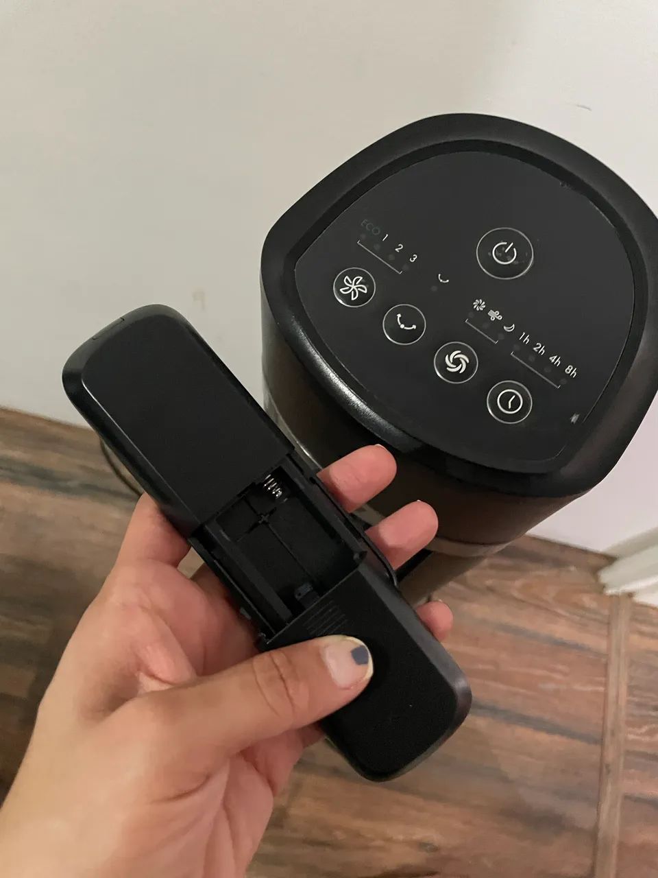 Ventilador torre Wap grande e silenciosa - seminovo 127v - Foto 3