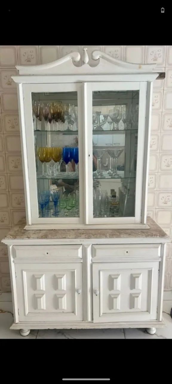 Vendo conjunto cristaleira e mesa 