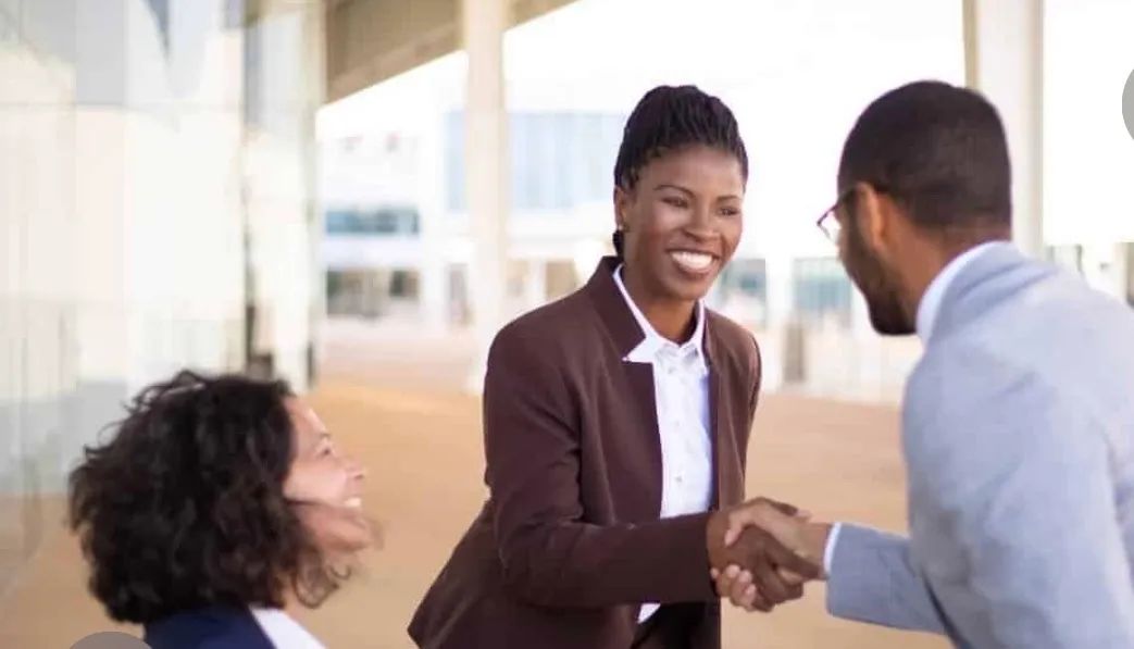 Contrata-se vendedor externo com Experiência 