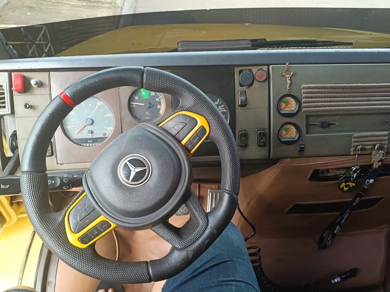 Mercedez Benz  - Foto 2