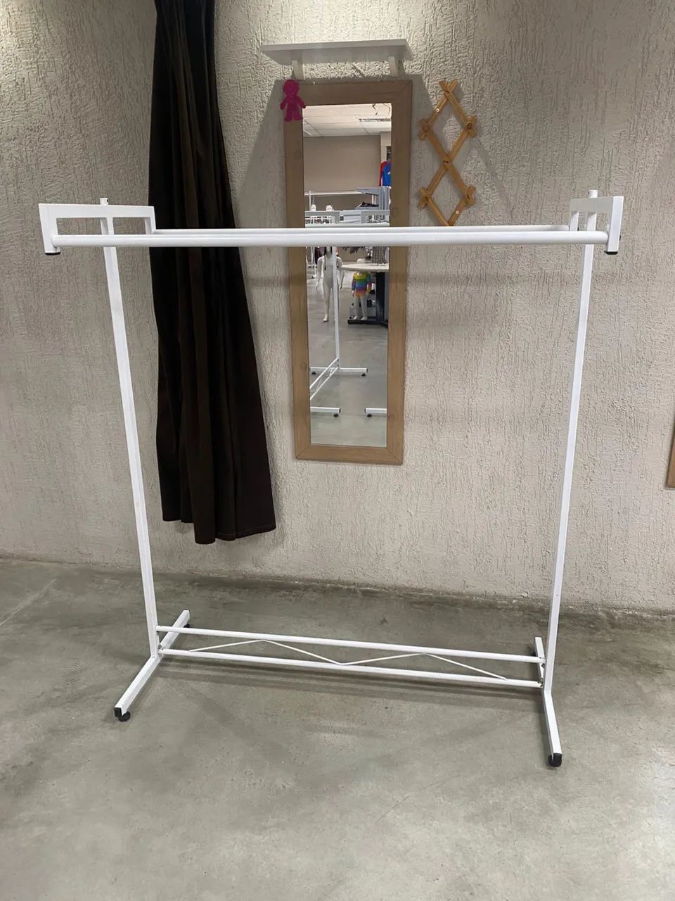 BAIXOU!!! VENDO ARARA DUPLA PARA ROUPAS SUPER RESISTENTE  EM EXCELENTE ESTADO
