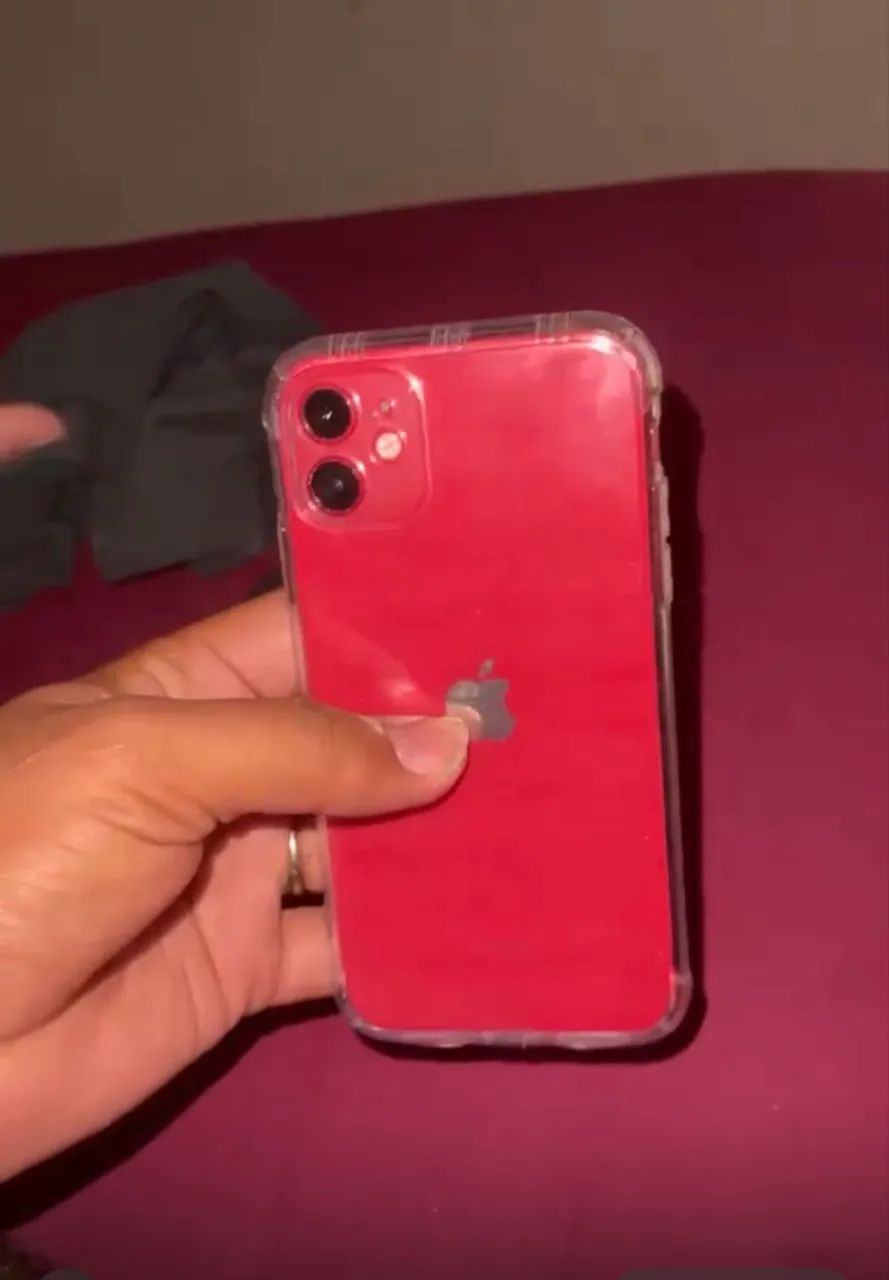 IPHONE 11 vermelho 