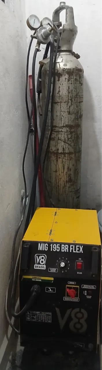 Solda mig semi nova modelo 195 BR Flex Marca V8 Brasil com cilindro de co2 + manômetro - Foto 3