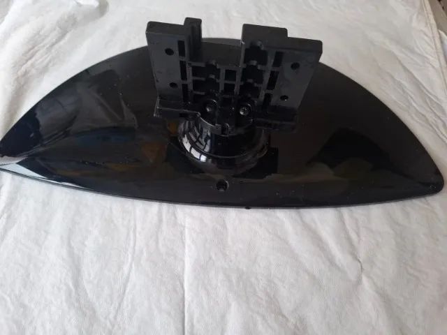 Base Pedestal TV LG 26 polegadas Preto cod MJH406208 - Foto 3