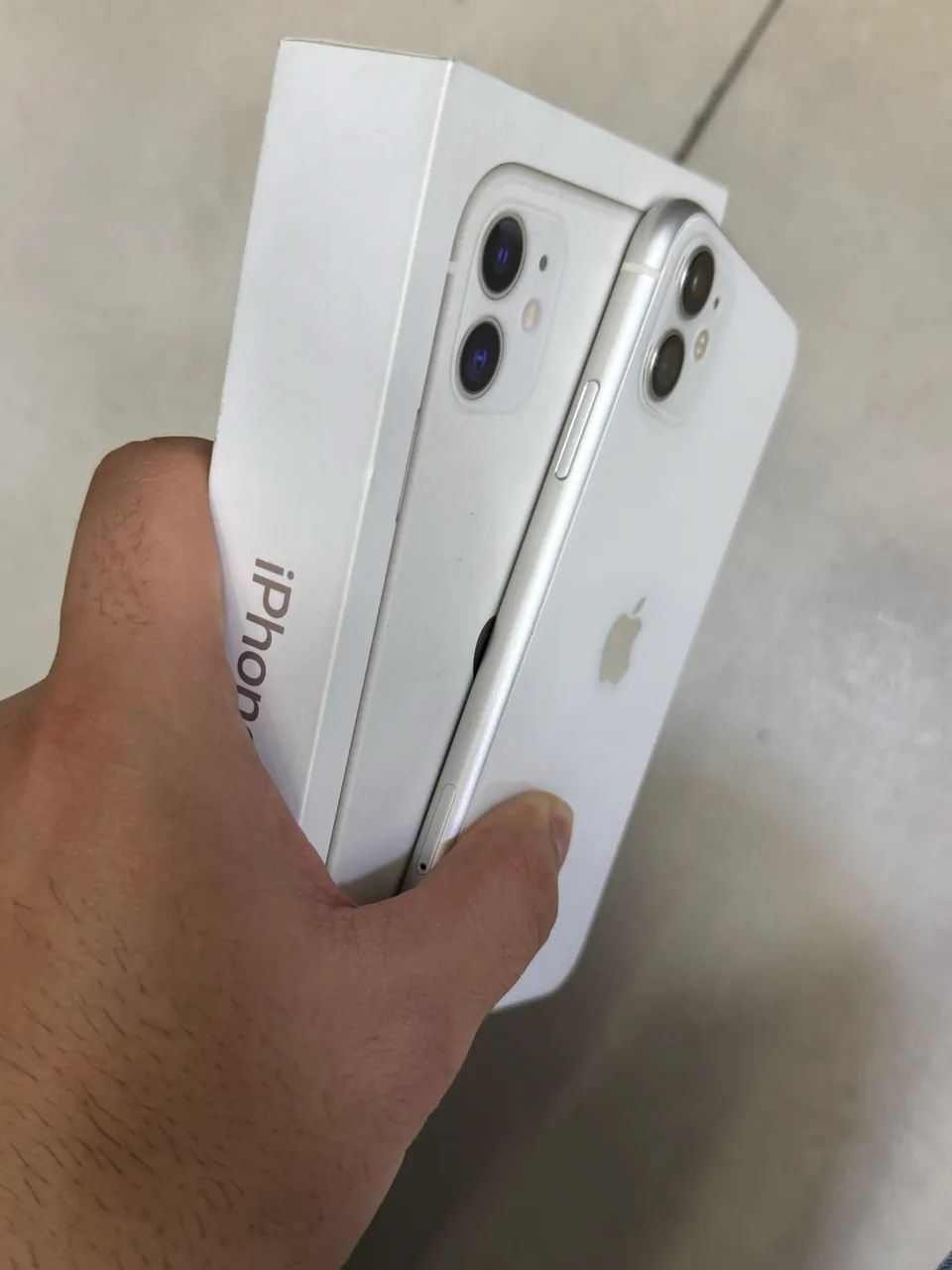iPhone11 128G シルバー iPhone 11 128gb lilás - Celulares e