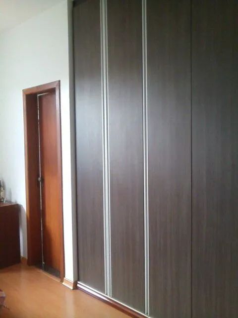 Casa com 3 quartos, um é suite,2 salas,garagem coberta e quintal B, Jardim Alvorada BH