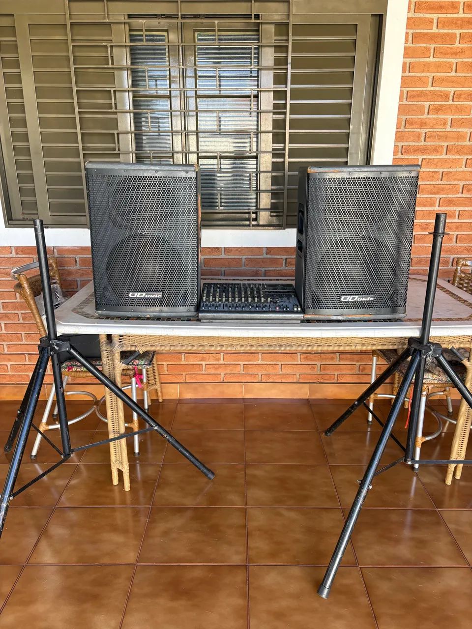 Kit caixas profissionais 12 polegadas Unic com mesa Behringer GRATIS - Foto 4