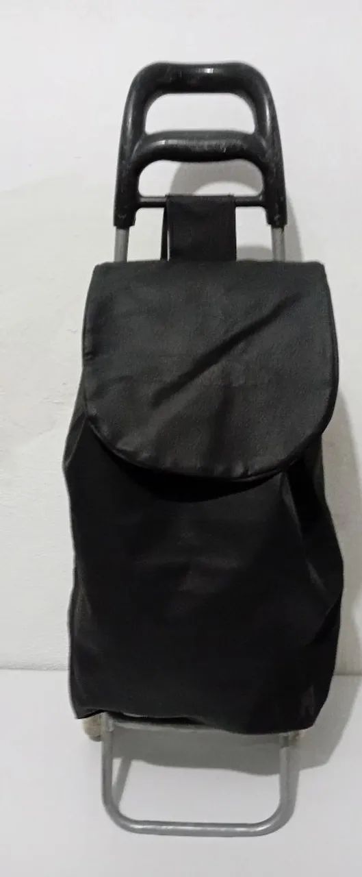 SACOLA DE CARRINHO NOVA MATERIAL CURVIM RESISTENTE.  R$  50,00