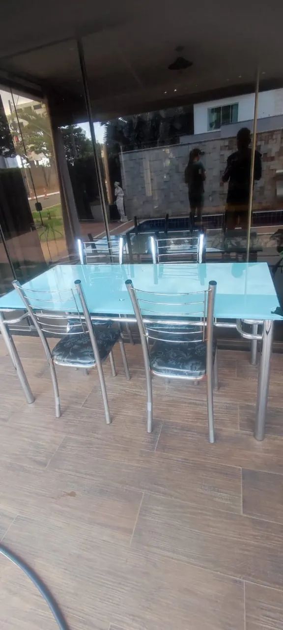 Mesa de jantar 4 cadeiras