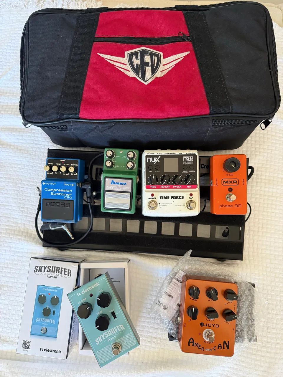 Vendo pedais de guitarra + Pedalboard e bag