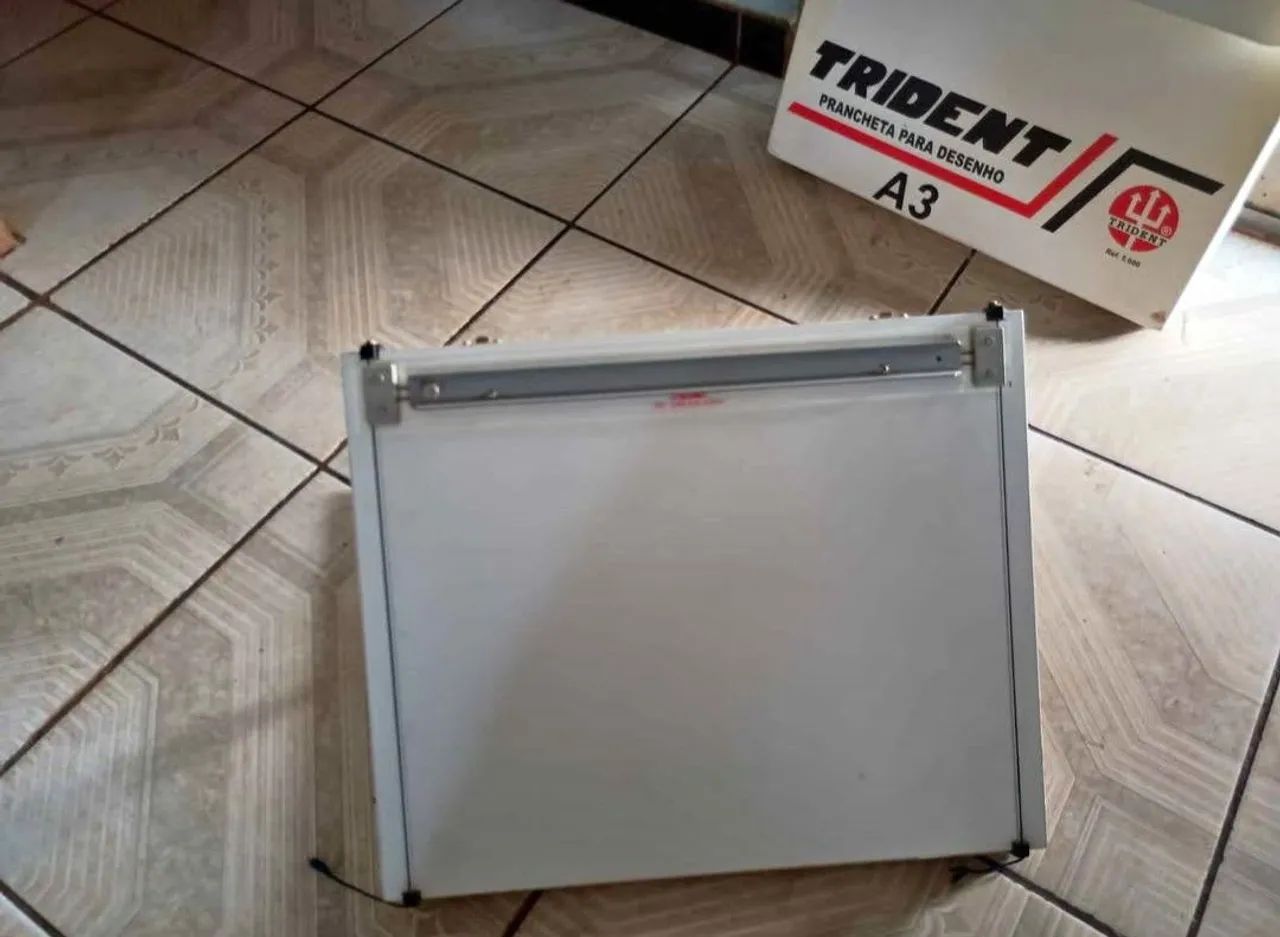 Prancheta Para Desenho A3 Trident Com Maleta Ref 5000 Usada - Foto 5