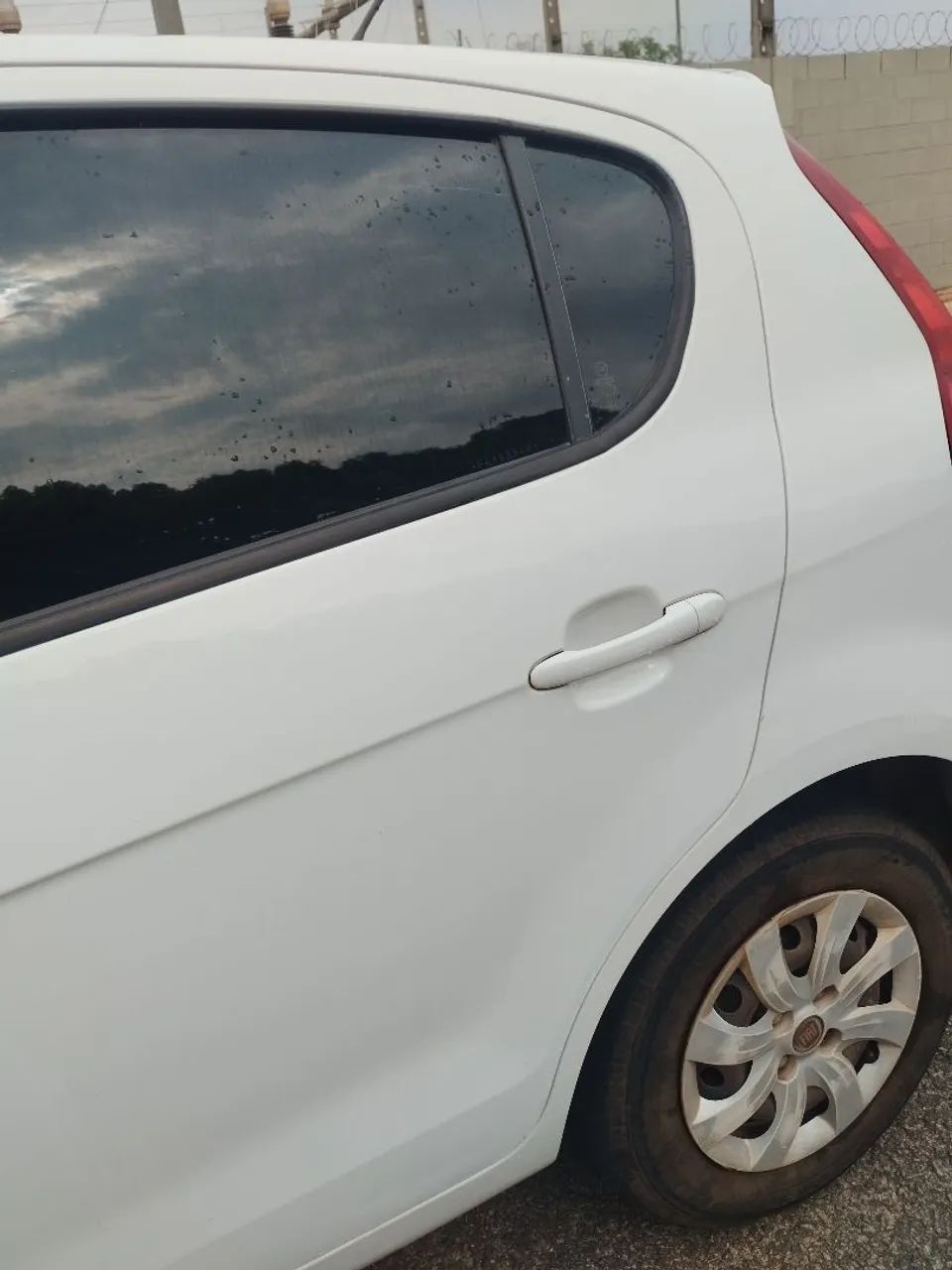 Fiat Palio Attractive 1.0 EVO Fire Flex 8V 5P 2015 - Foto 3