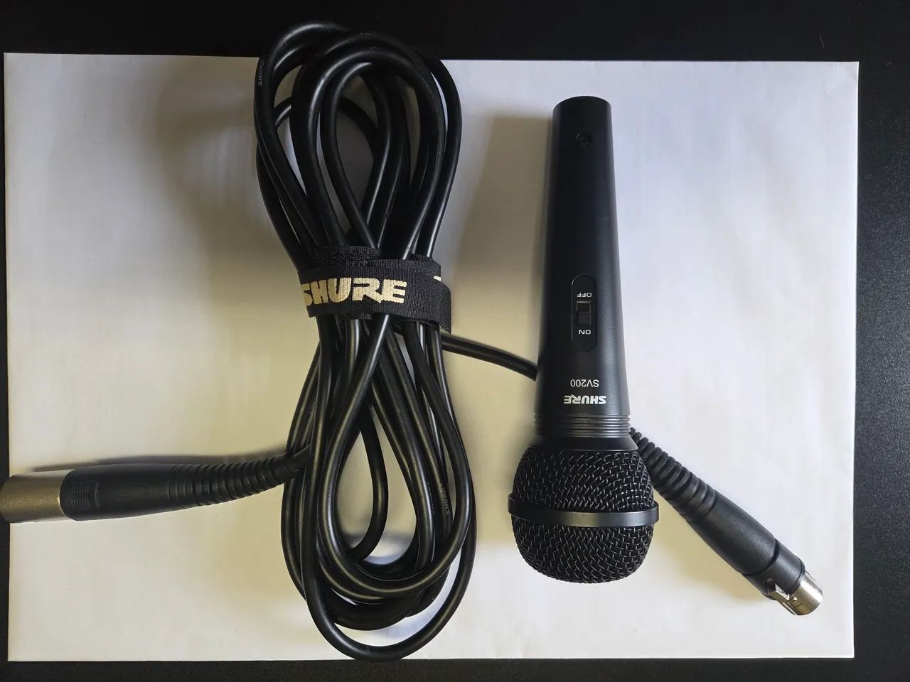 Microfone Shure SV 200 com cabo