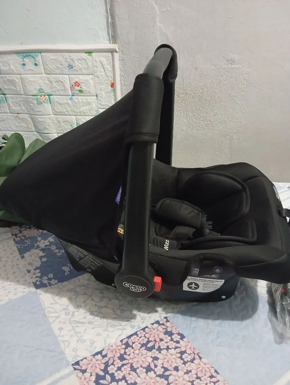 Carrinho de bebê e bebê conforto 