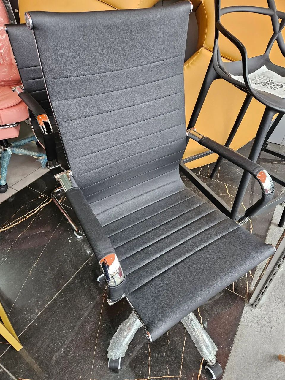 Cadeira de escritório esteirinha  - Foto 3