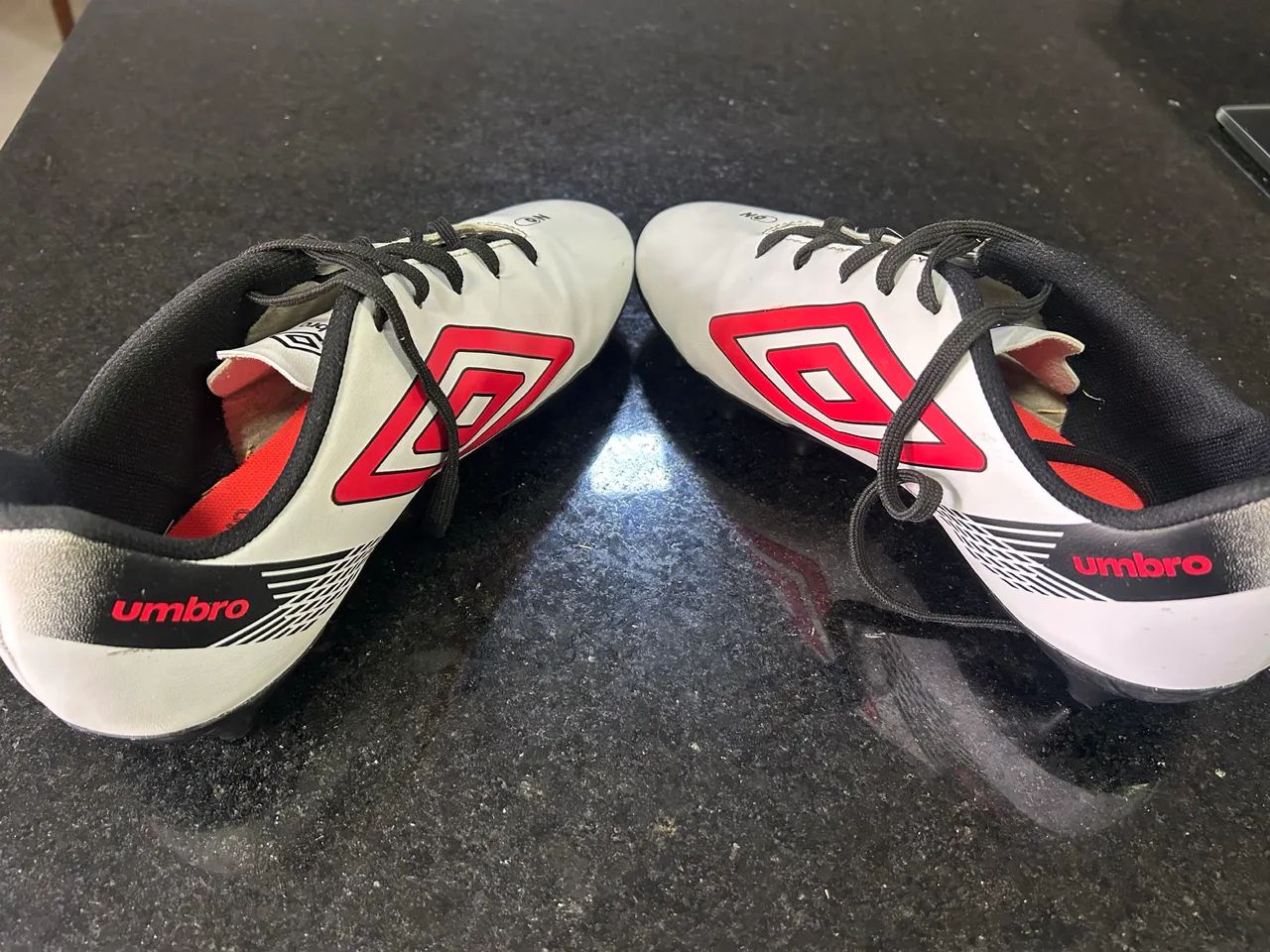 Chuteira umbro número 39 - Foto 3