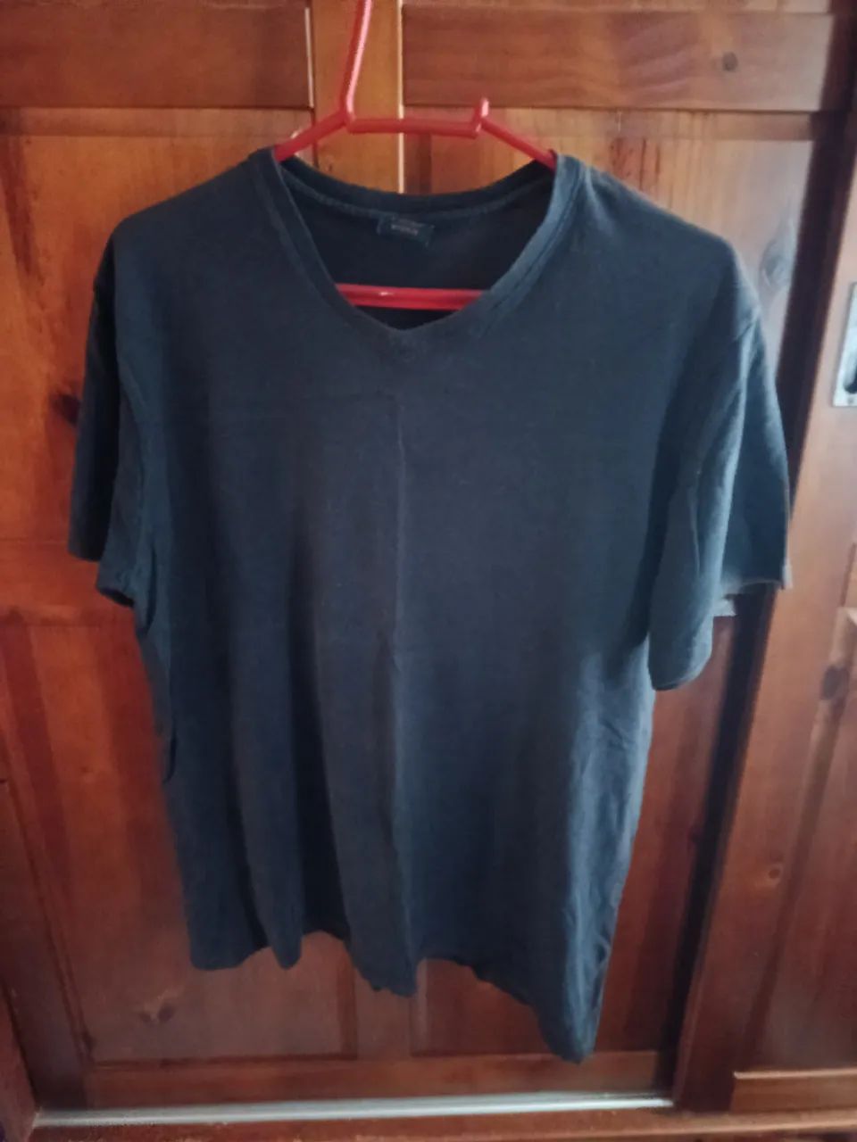Camisetas Básicas Gola V Hering (Kit com 5) - Foto 2