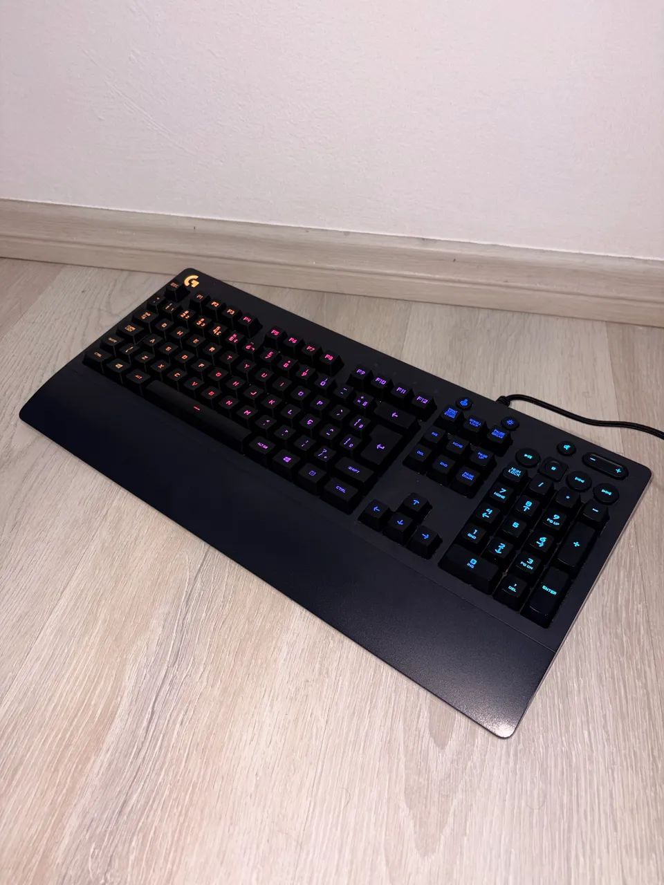 Teclado Logitech G213 Prodigy RGB ABNT2