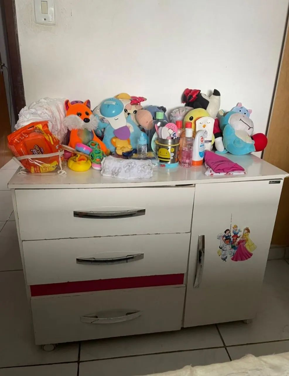 Berço e cômoda