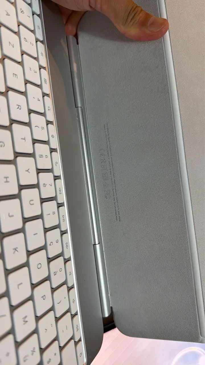 Magic Keyboard 13 - Periféricos e Acessórios de Computador