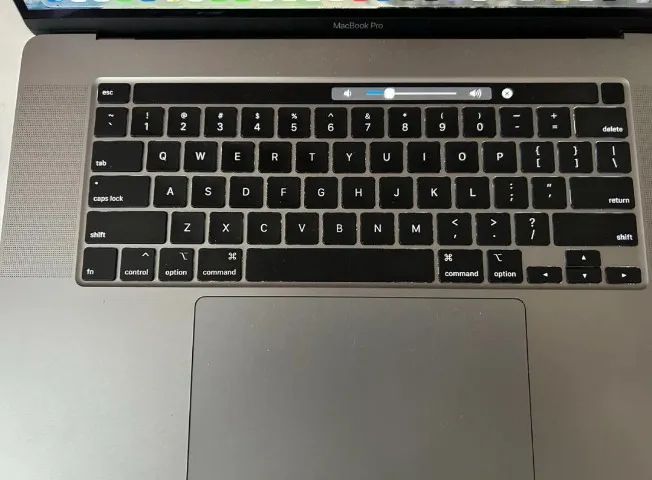 Macbook pro i9 ano 2019 placa de V de 4gb 32d ram ssd 1 tb aceito troca , iphone e note ga - Foto 3