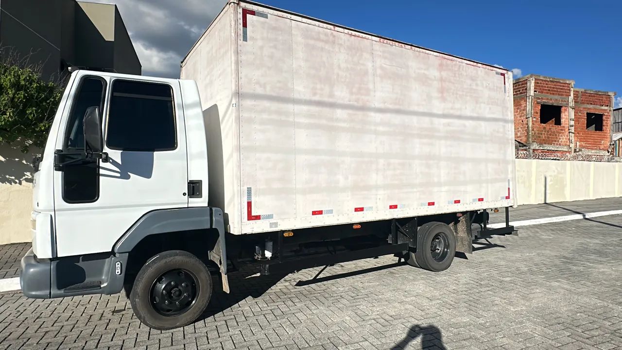 Ford cargo 815e 