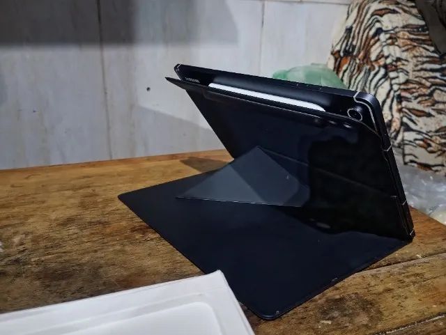Vendo Tablet Samsung s10 FE 5G excelente estado. - Foto 3