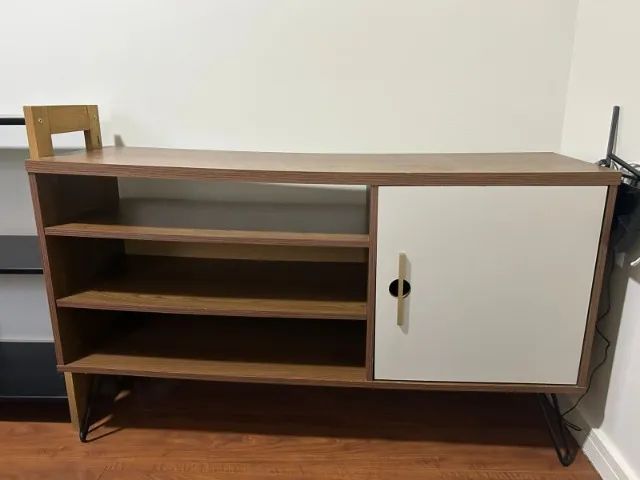 Rack de TV com prateleiras e uma porta - 120cm - Foto 3