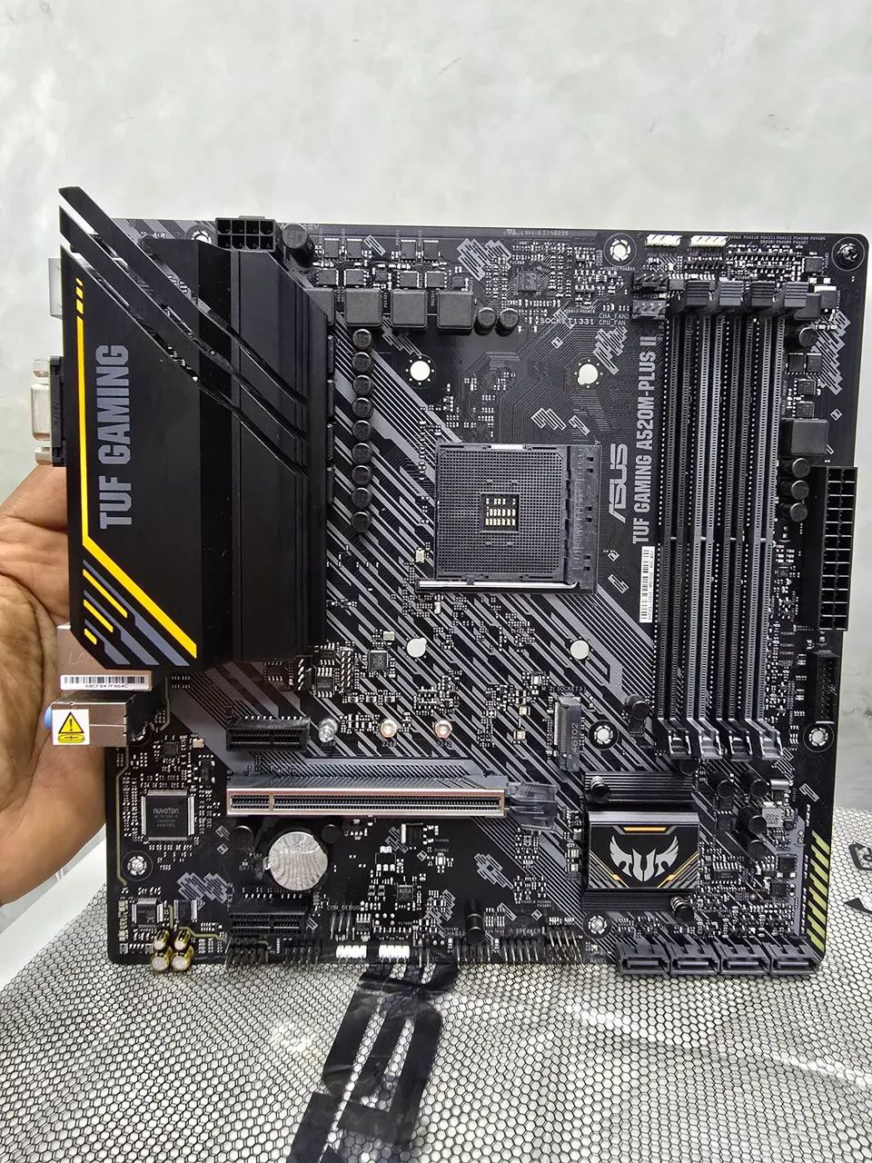 Placa Mãe Asus Tuf Gaming A520 Nova - Foto 3