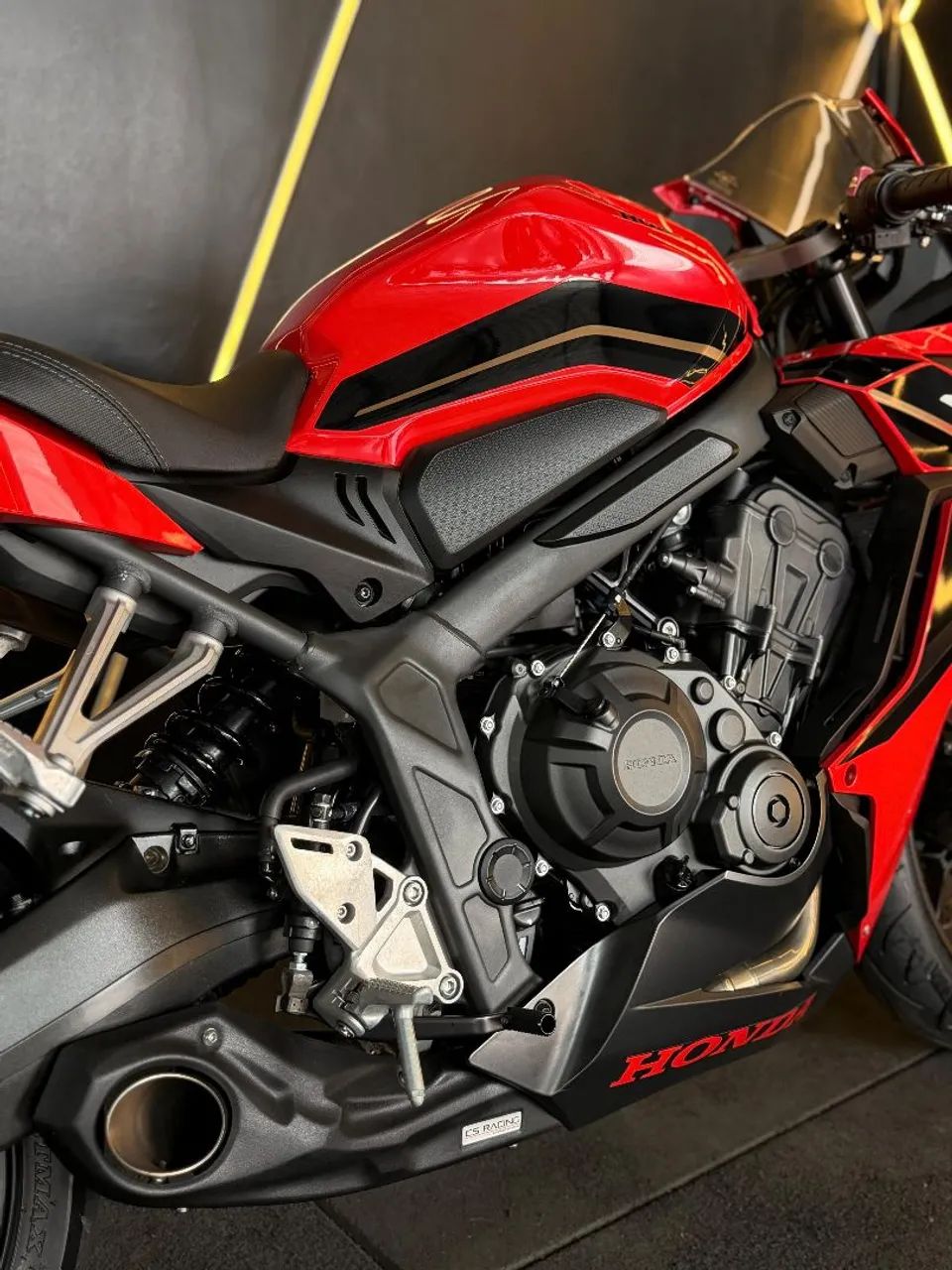 CBR 650 R 2024 - Foto 2