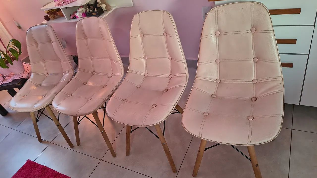 4 cadeiras rosa modelo Eiffel  - Foto 2