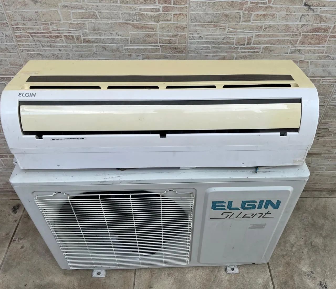 Ar split Elgin 12k/220V com controle e suporte higienizado  - Foto 2
