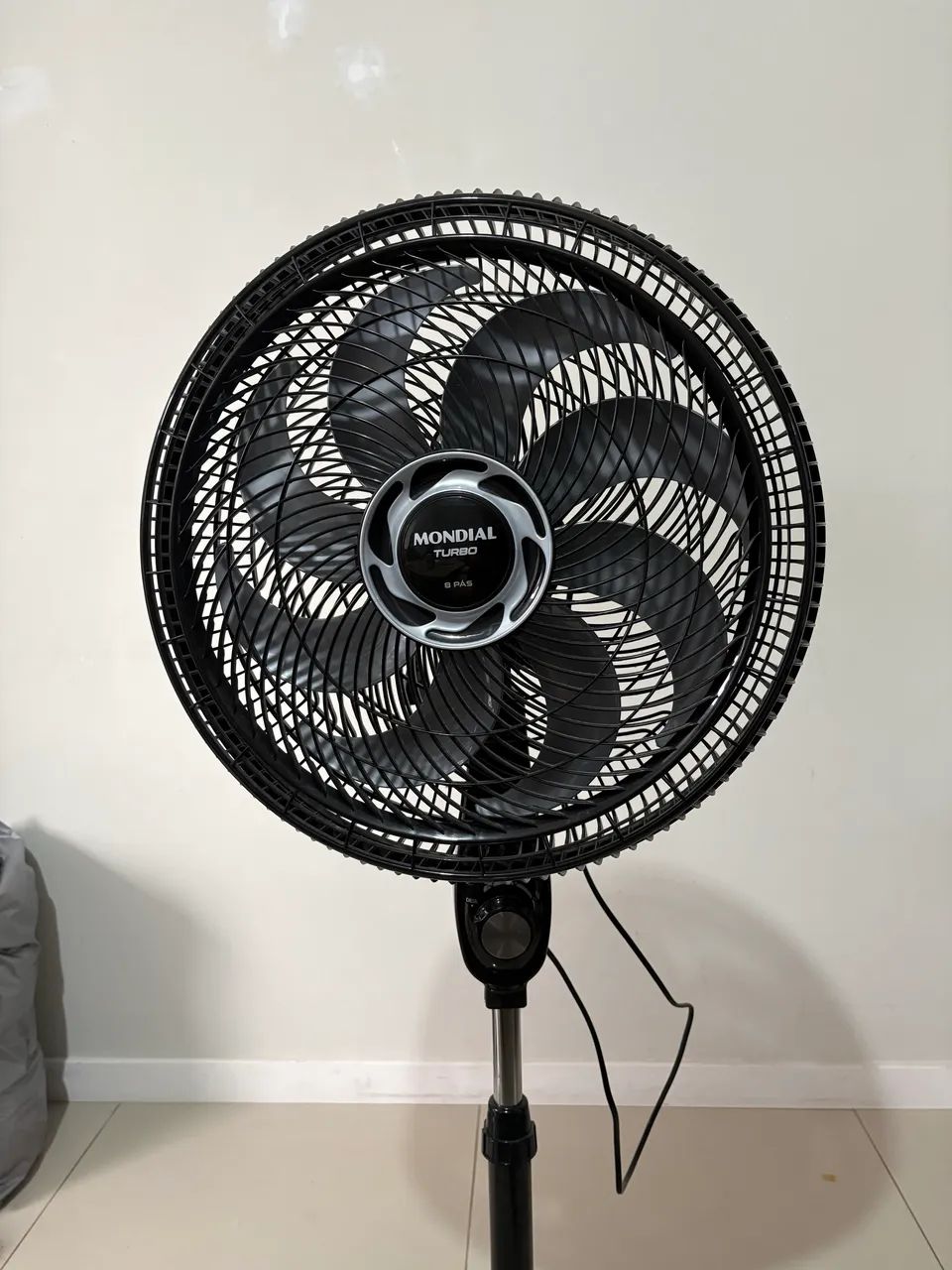Ventilador mondial  turbo de pé 