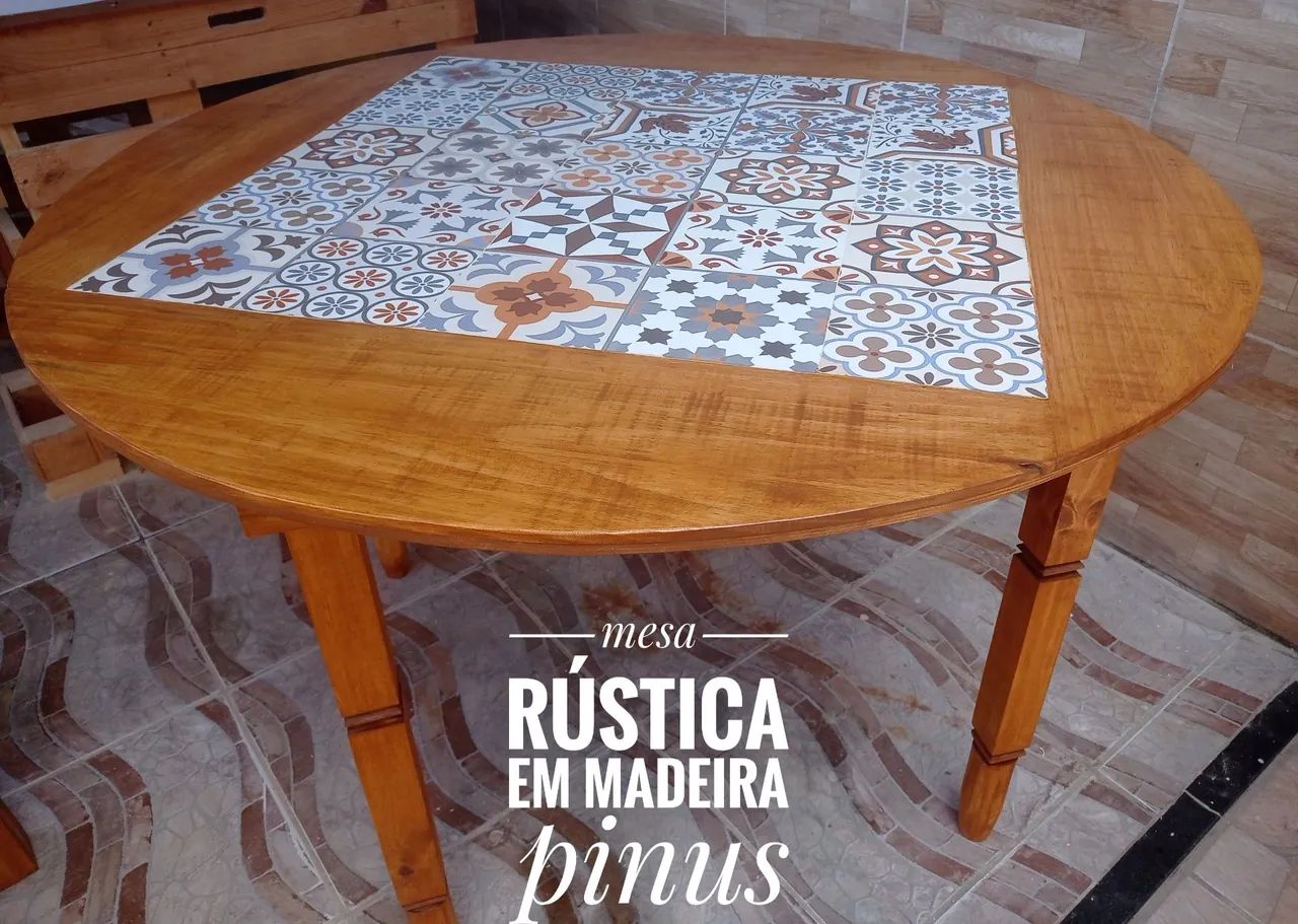 Mesa redonda em madeira pinus 