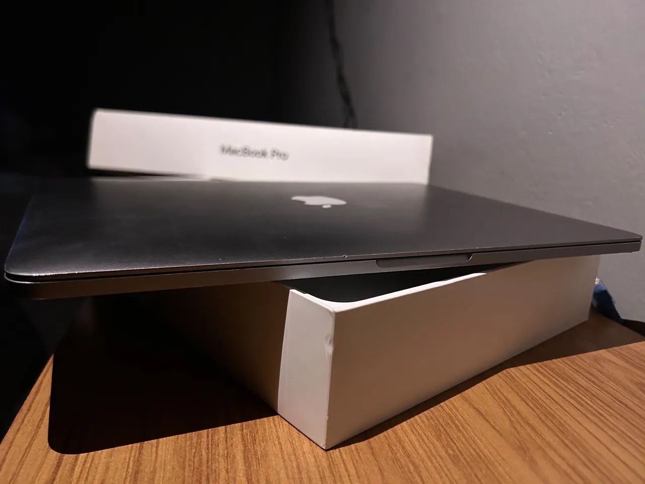 MacBook Pro 2019 Touch Bar 
