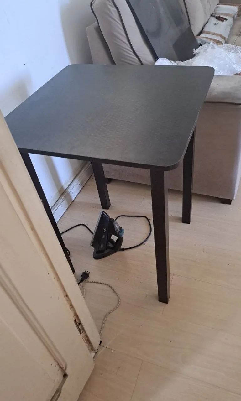 Mesa 60X60 nova desmontada